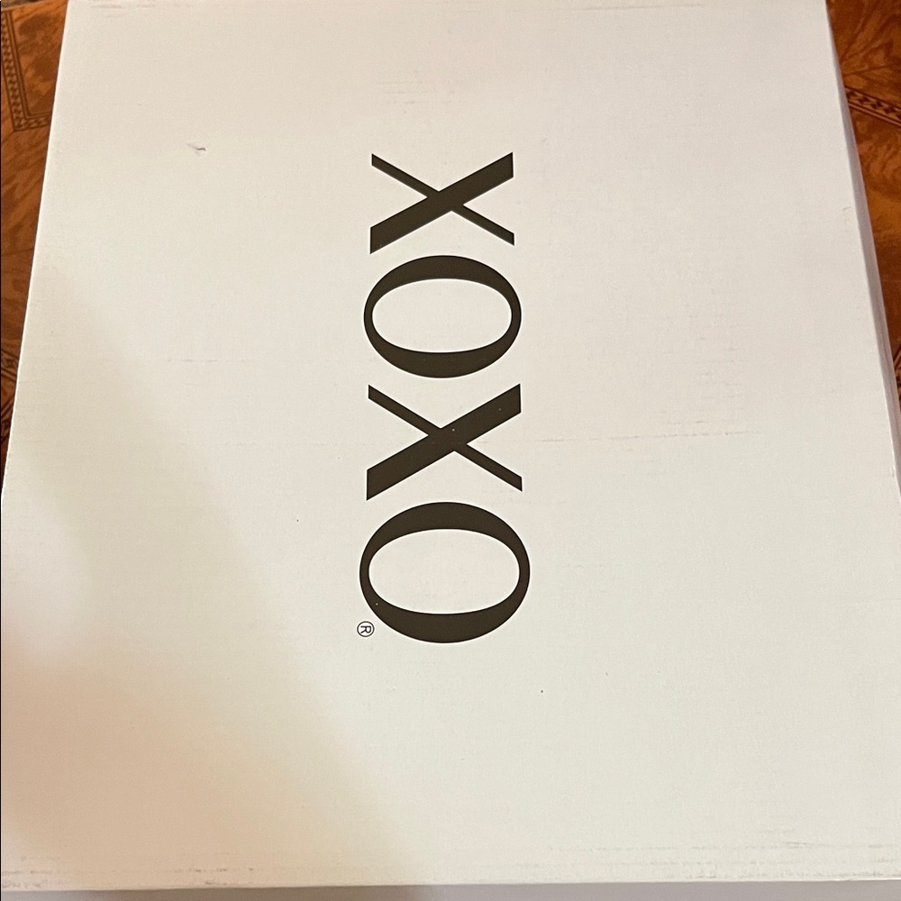 XOXO Elegant White Gift Box